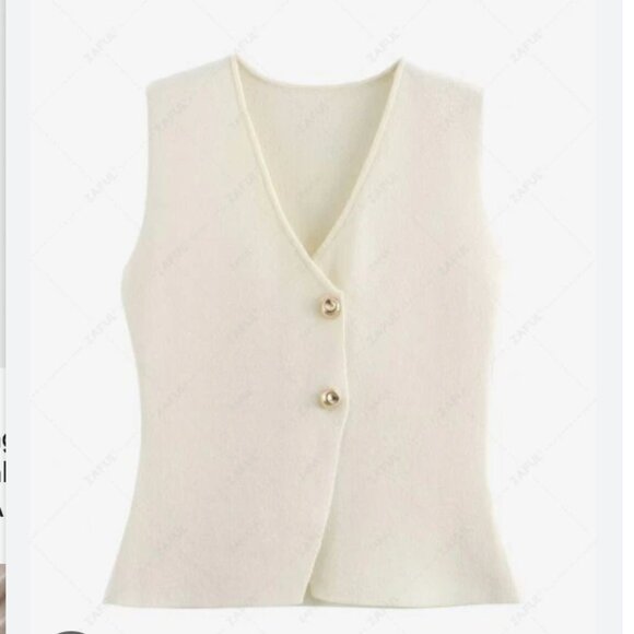 Zara White Sleeveless Top with Gold Buttons - Picture 7 of 7